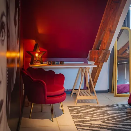 Elegance Anglaise En Hypercentre Du Mans Avec Videoprojecteur, Babyfoot Et Flechette 아파트