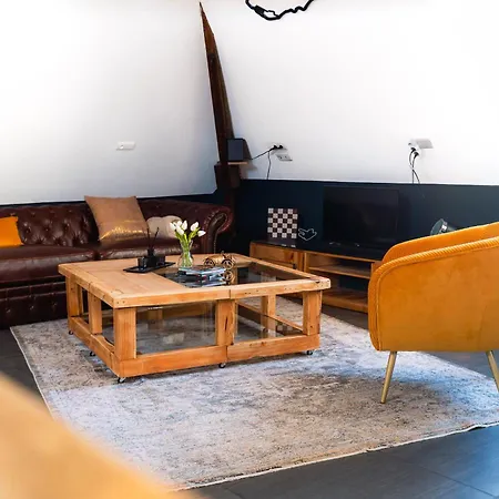 Elegance Anglaise En Hypercentre Du Mans Avec Videoprojecteur, Babyfoot Et Flechette 르망