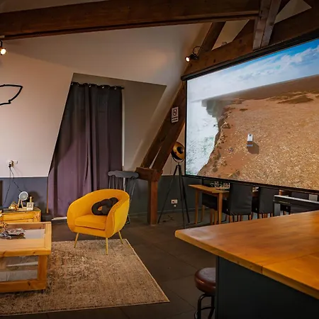 Elegance Anglaise En Hypercentre Du Mans Avec Videoprojecteur, Babyfoot Et Flechette 르망