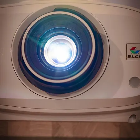 Elegance Anglaise En Hypercentre Du Mans Avec Videoprojecteur, Babyfoot Et Flechette 아파트 *